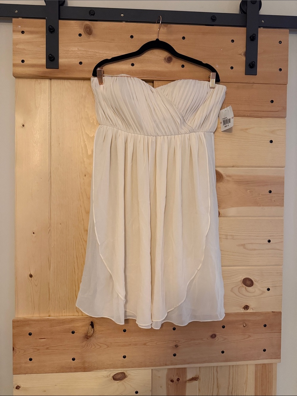 Donna MorganStrapless Pleated Chiffon Cocktail Dress - Cream